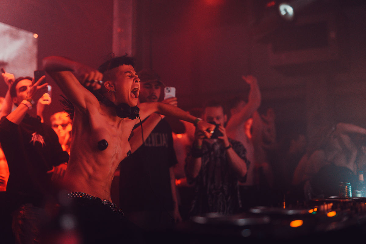 Loading... just a sec